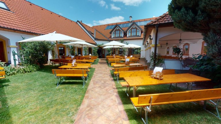 Weingut Hirschbuchler 08142021 205312 768x432